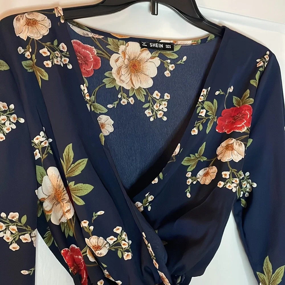 Unworn SHEIN tie shirt - Picture 2 of 3